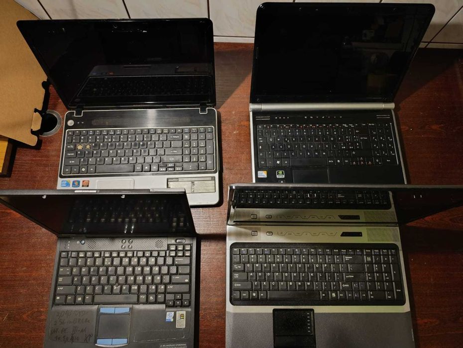 Laptopy Compaq pp2040 Gateway MG1 Emachines E730G Packard Bell MS2273