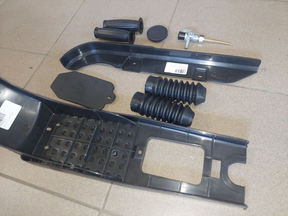 Nowy zestaw naprawczy plastiki oslony romet motorynka