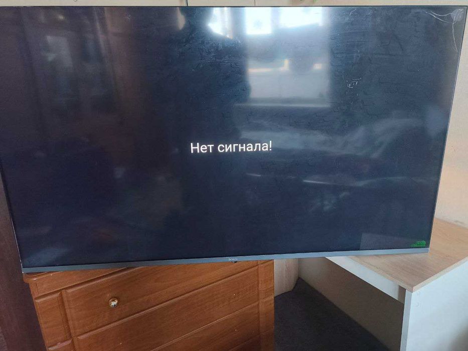 Bravis UHD-50M8000 Smart + T2