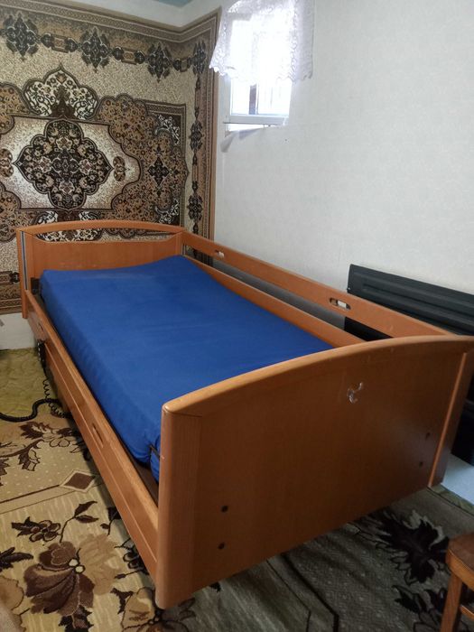 Продам функціональне ліжко з матрасом