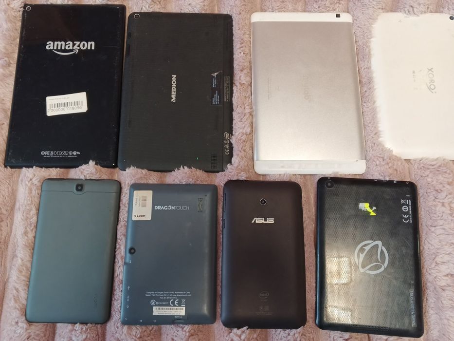 Лот з 8 планшетів на відновлення або запчастини