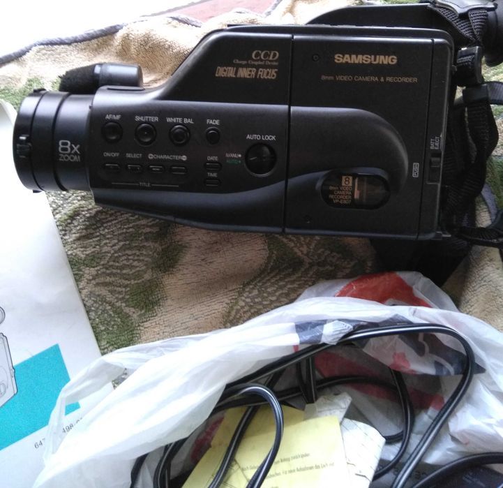 Hitachi dvdcam dz-mv350 + Samsung 8 mm camcorder VP-E807
