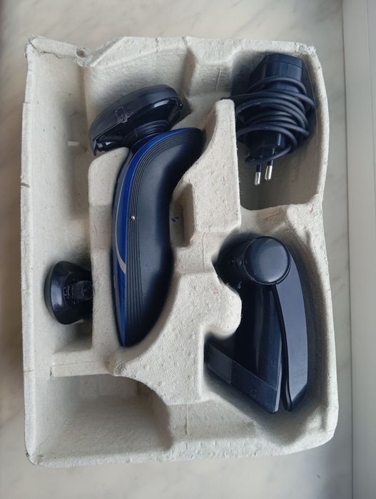 Електро бритва PHILIPS.