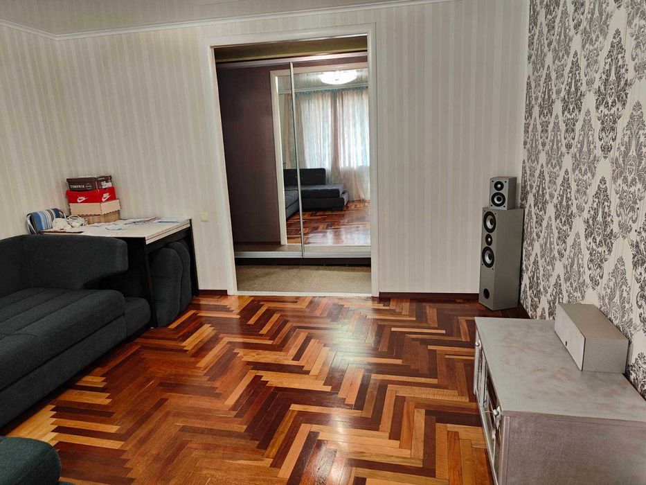 ПРОДАМ 3-х кінатну квартиру, Бородинськкий район , ТЦ Континент