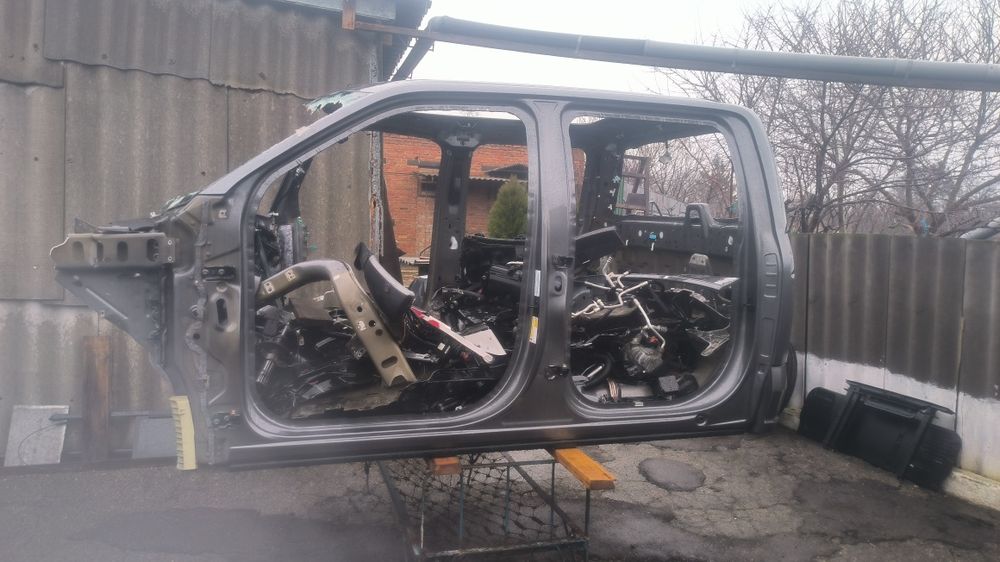 Ford F-150 Lightning кабіна двері кузов