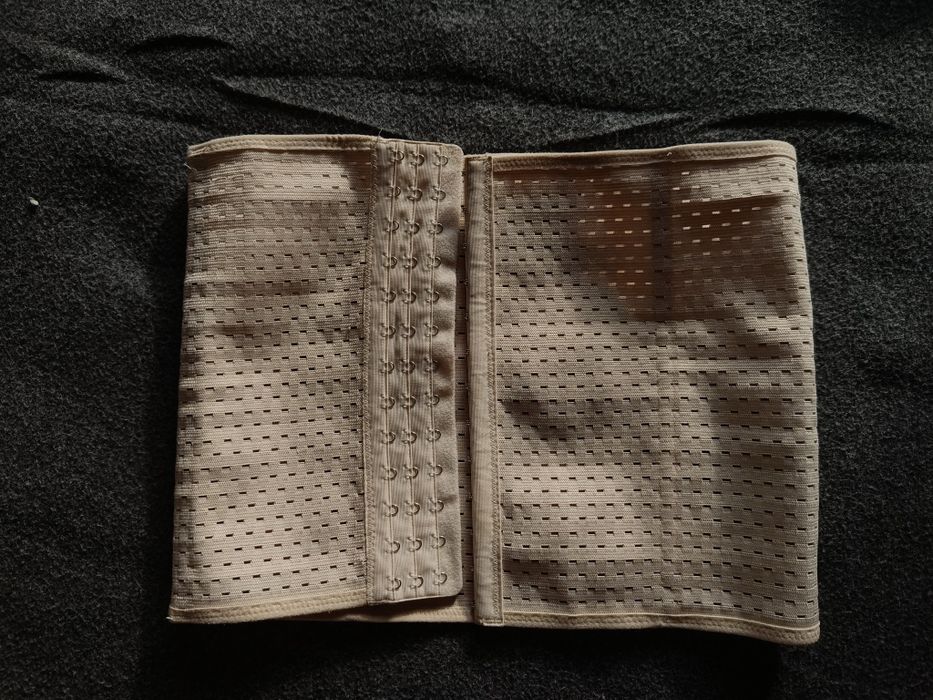 Утягуючий корсет