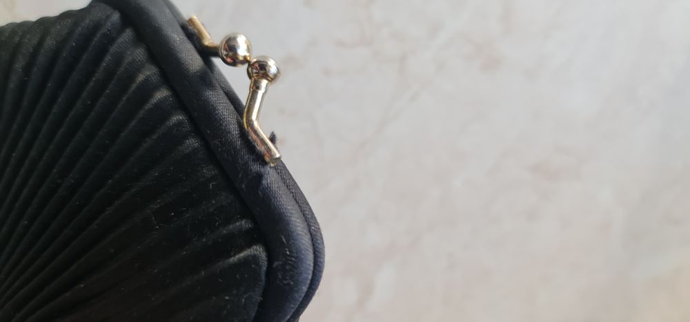 Portfel portfelik portmonetka muszla czarny