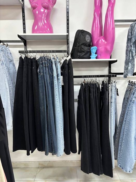 Продам торгове обладнання для магазину одягу