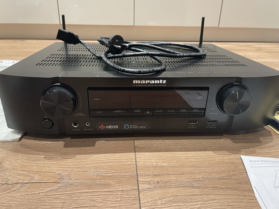 Amplituner marantz