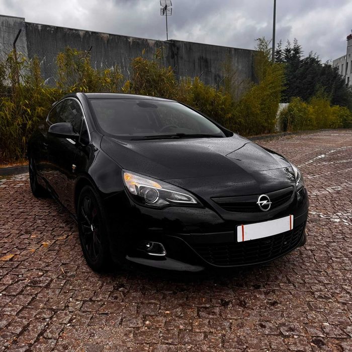 Opel Astra GTC 1.6 CDTI 110cv OPC Line | 12/2017 | Nacional