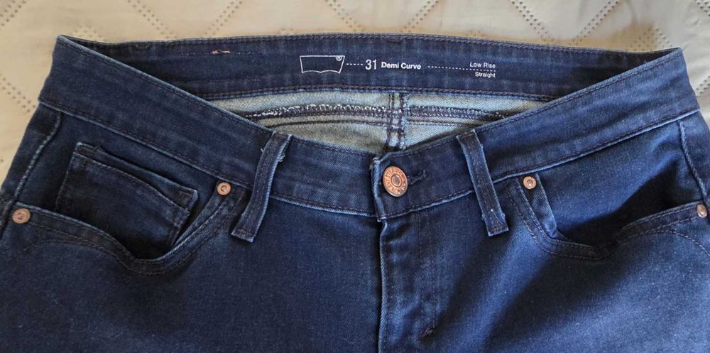 Levi’s Demi Curve Straight, granatowe, niski stan 31/32