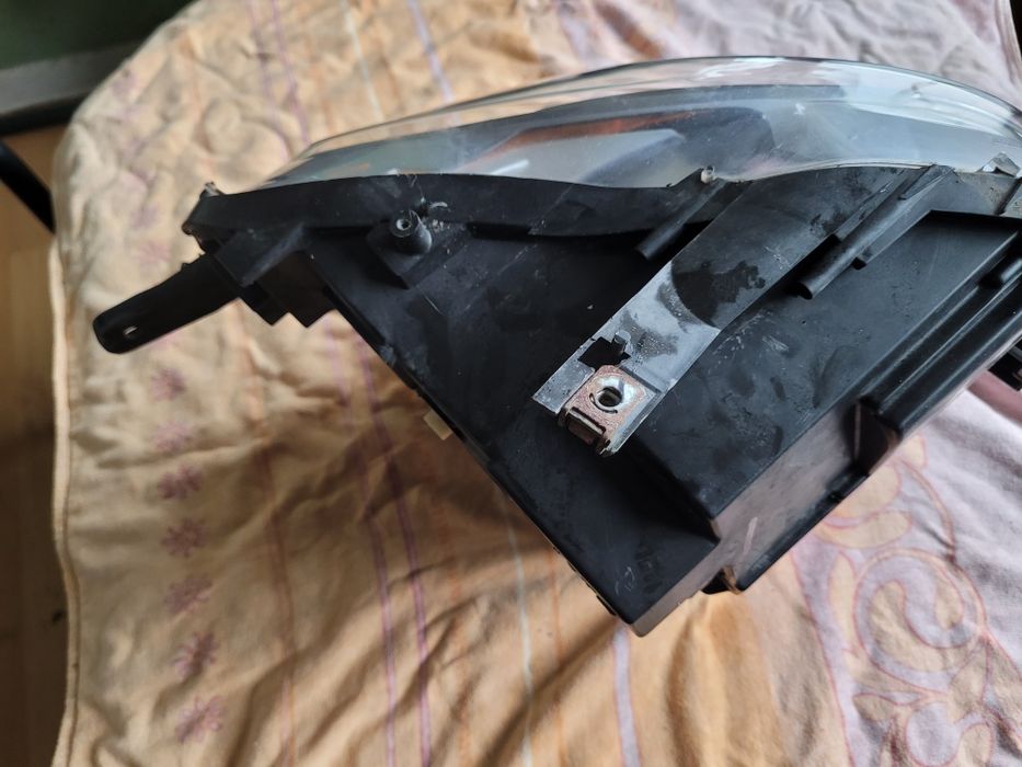 Alfa Romeo Mito lampa przednia prawa