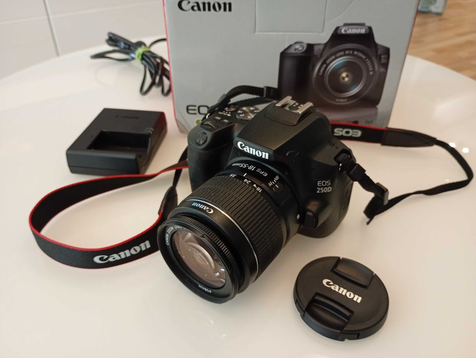 Aparat Canon EOS 250D