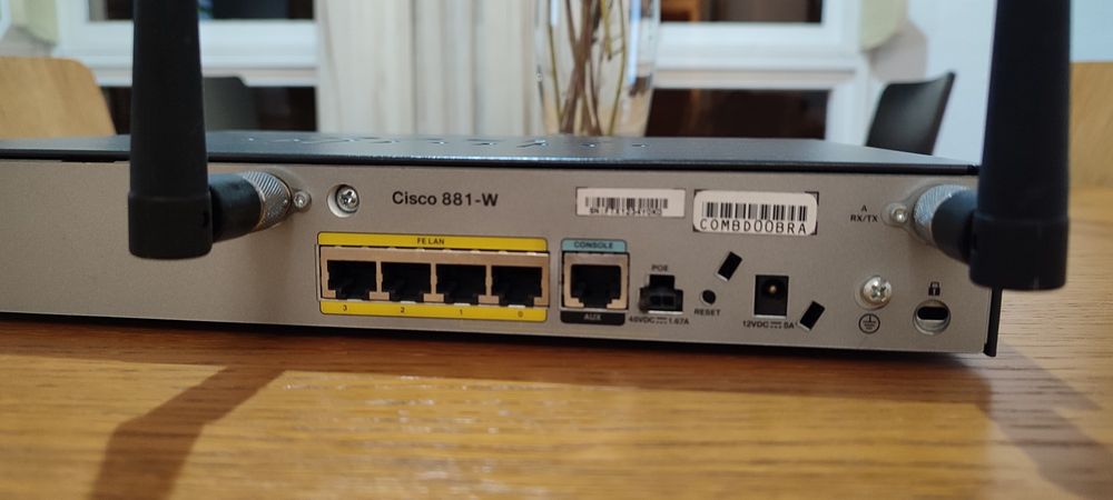 Cisco C881W Wireless Router (CCNA)64284523133699123