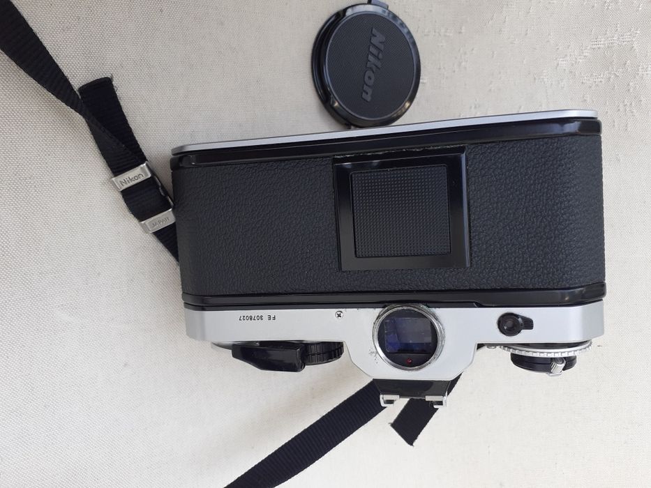 Flash NIKON antigo a funcionar e impecável conforme fotos.