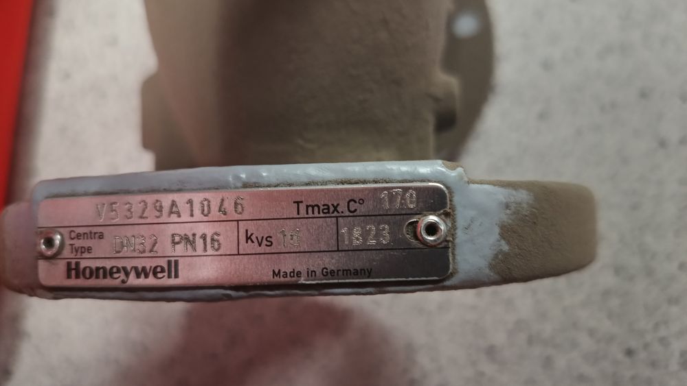 Zawór regulacyjny 3 drogowy Honeywell dn32