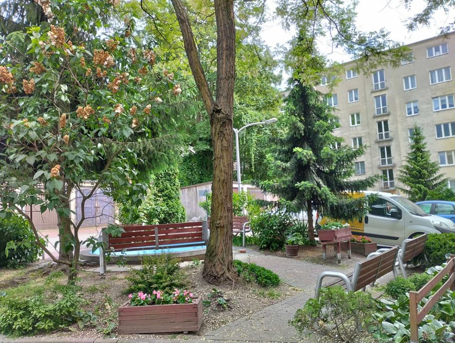 Komfortowa kawalerka po remoncie.  Plac Hallera UMED Parking.