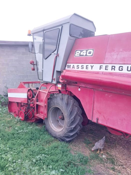 Комбайн Masey Ferguson 240