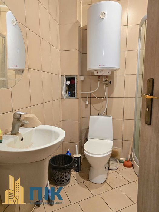 Без%! 110 м2,  підвальне приміщення (цоколь), є два фасадні входи.