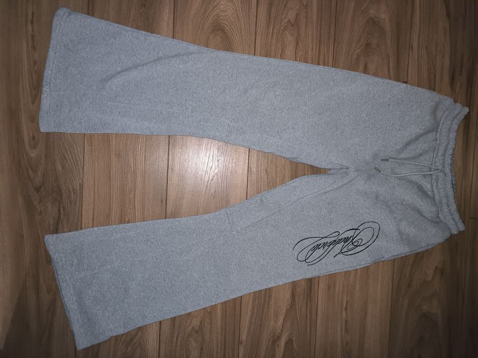 Спортивки flared indoorclo