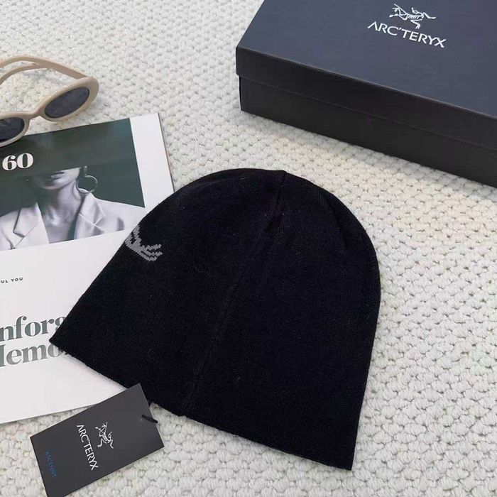 Zupełnie nowa czapka Arc'teryx