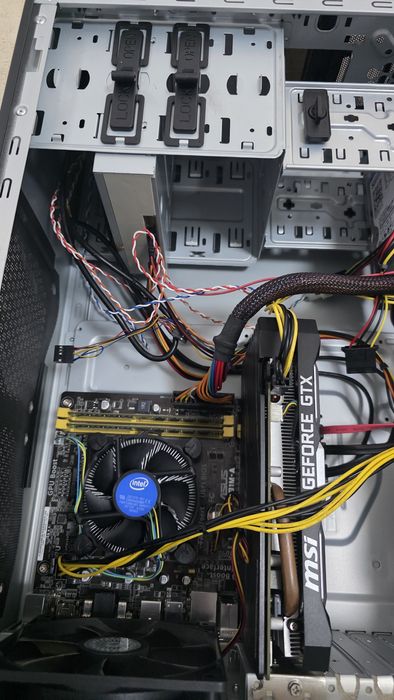 Computador com gráfica GTX 1660 6g 8gb de ram,  processador  Intel core i5 4460