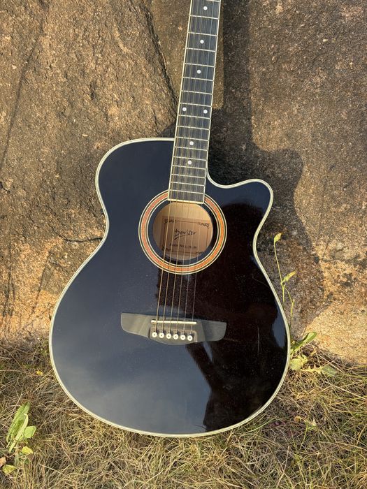 Guitarra semi-acustica