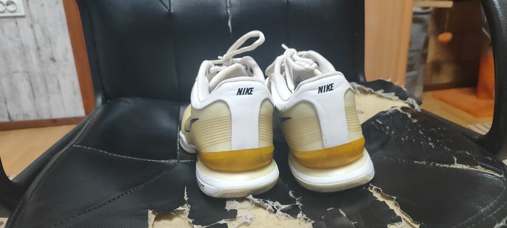 Nike Roger Ferder RF 2009 Vapor tour 6

Wimbledon Zoom Vapor Tour 6 VI