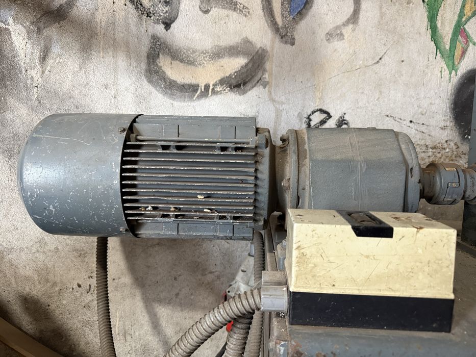 Máquina Decapar Cabos V6 220 W
