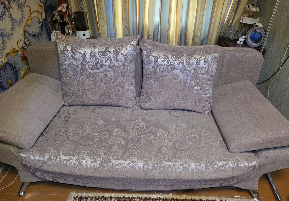 Продам диван. Стан гарний.