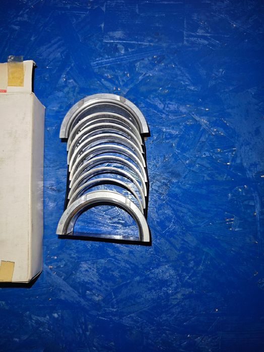 Panewki główne wału Mitsubishi