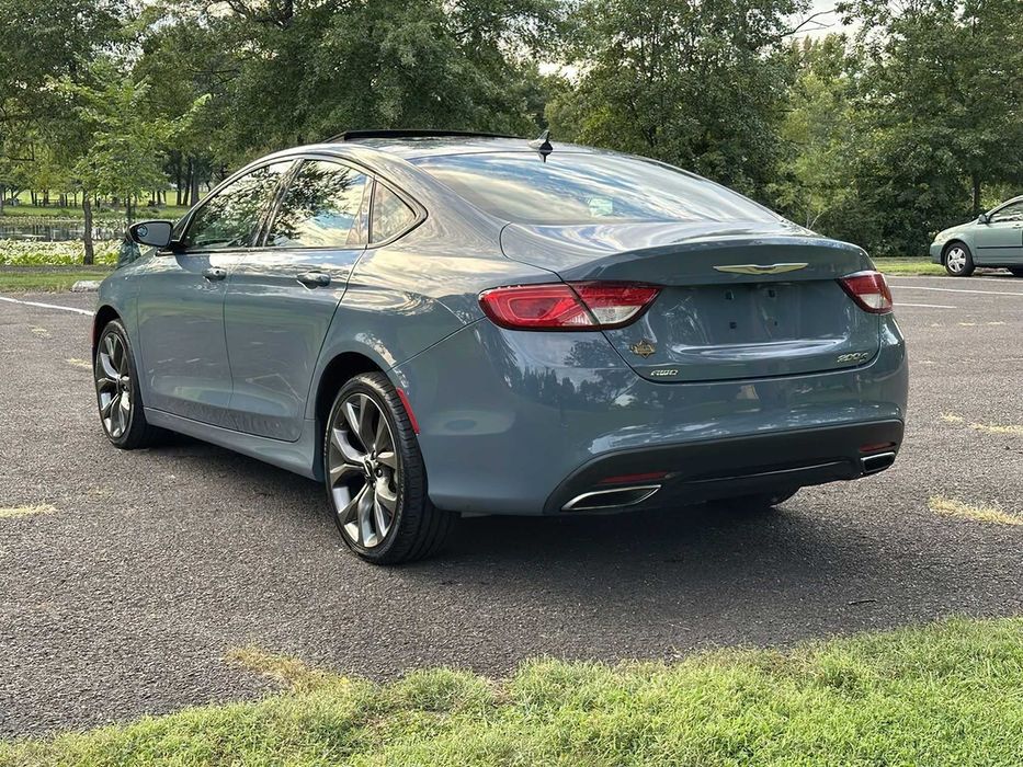 Chrysler 200 S      2015