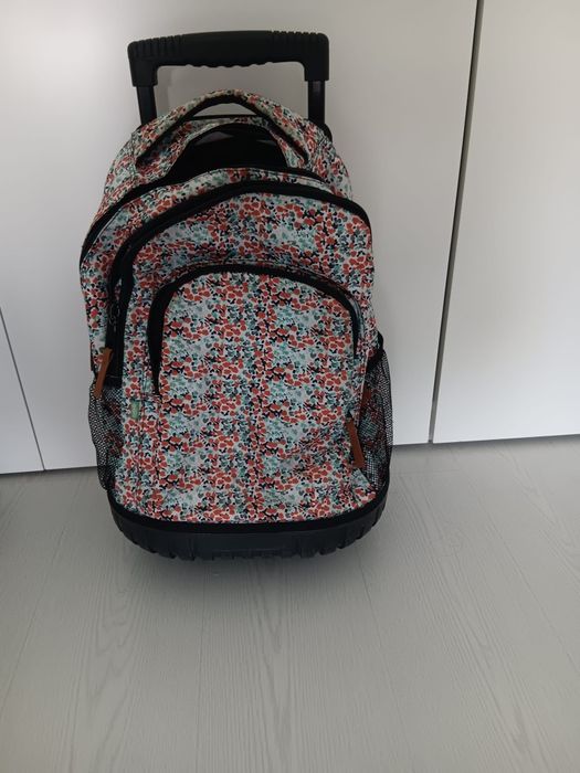 Mochila escolar com rodad