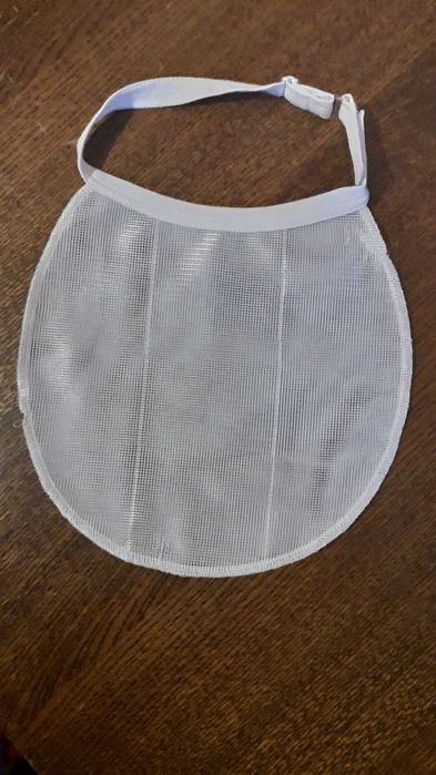 Продам Фартук нагрудный для защиты гортани 450 грн за каждый.