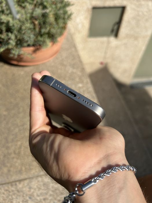 Iphone 15 pro 256gb como novo (90% bateria)