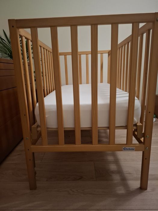 Cama bebé marca Carbebe
