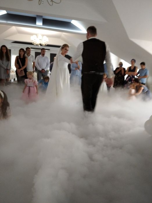 Низький дим,важкий  дим, холодні вогні