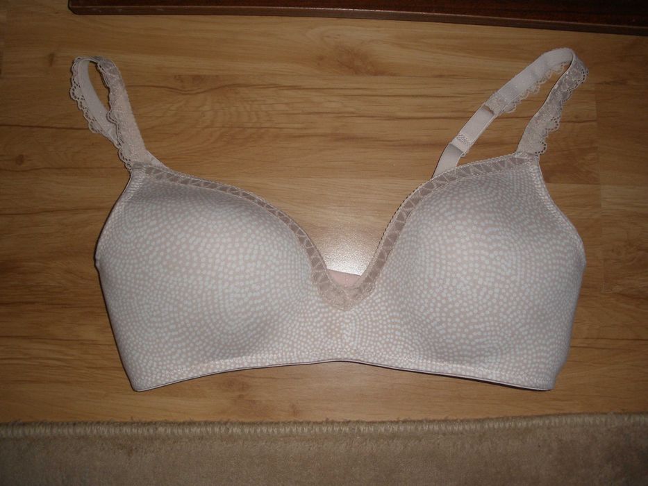 бюстгалтер новий-великий розмір
