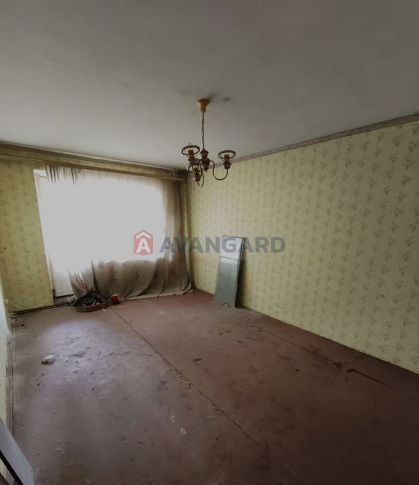 Продам простору 5-ти кімнатну на Лівому березі біля лісу