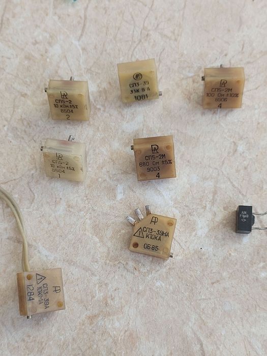 Резистор переменный СП5-2, СП5-3,  СП3   и другие.