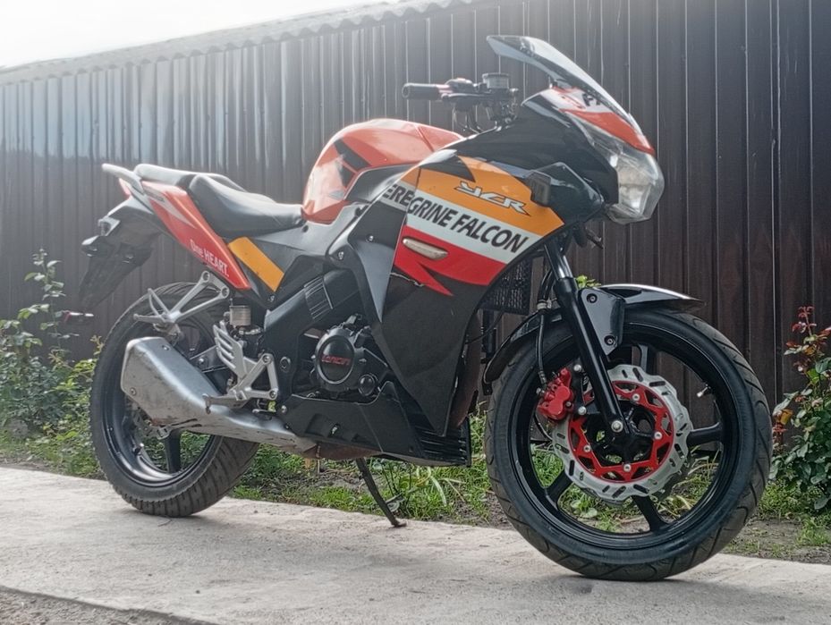 мотоцикл Loncin CBR250