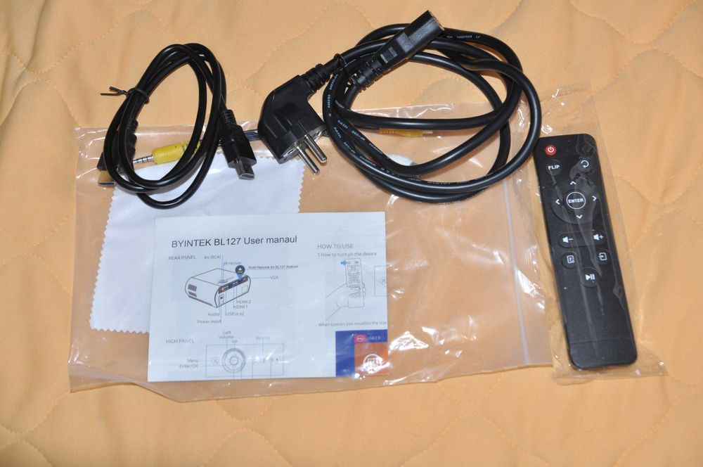 Проектор Byintec BL 127 LED 1280*800 Full HD + подарунок екран