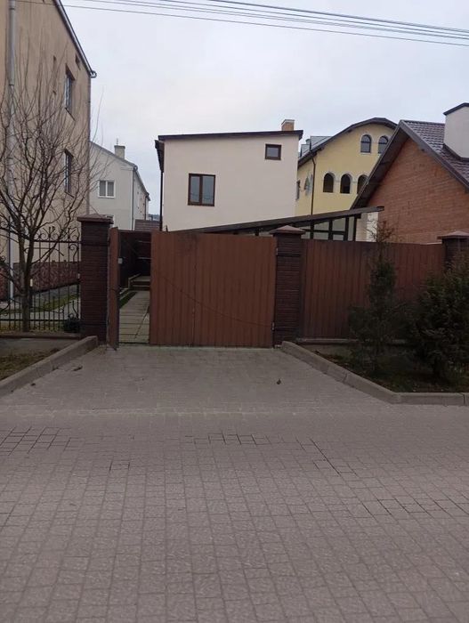 Продаж 2 поверхового будинку вул. Соборності м. Винники