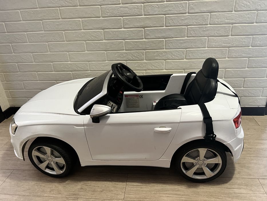 Електро машинка дитяча Audi Q5