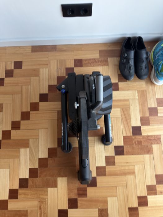 Wahoo KICKR MOVE – Rolo de Treino Inteligente Premium