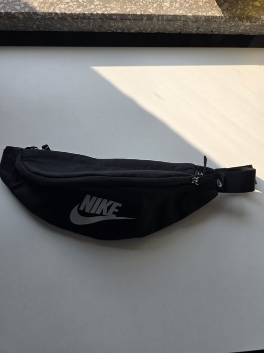 nike saszetka biodrówka pas torebka sportowa nerka