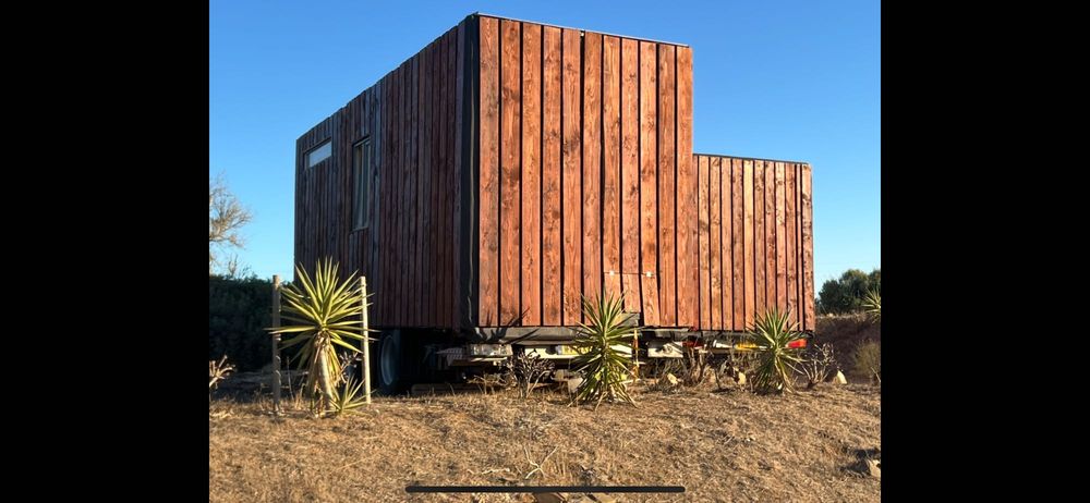Tiny house totalmente mobilada, disponível em várias versões