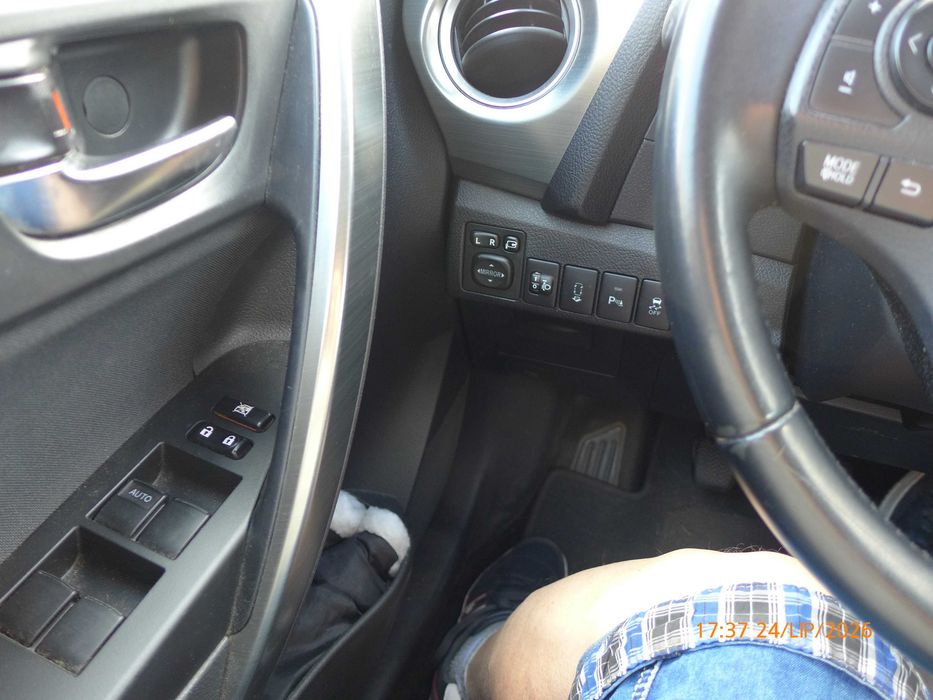 Toyota Auris 1,6 132 KM