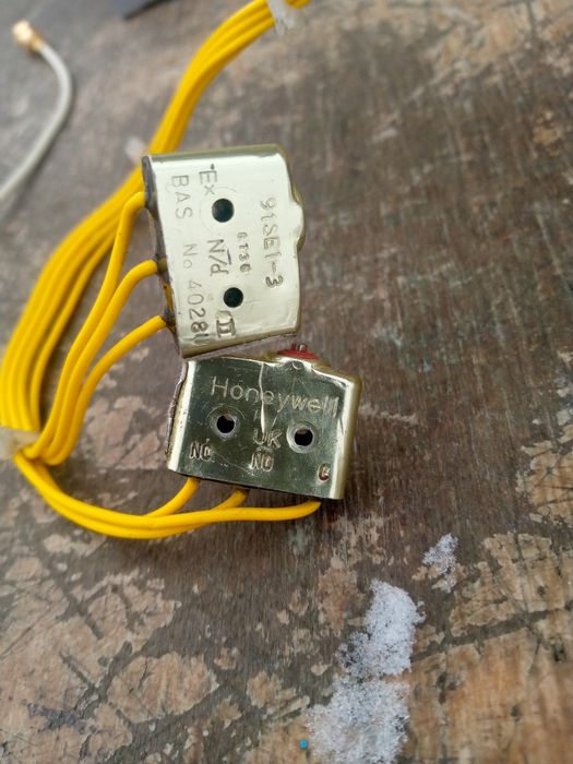 1SE1-3 Мікроперемикач