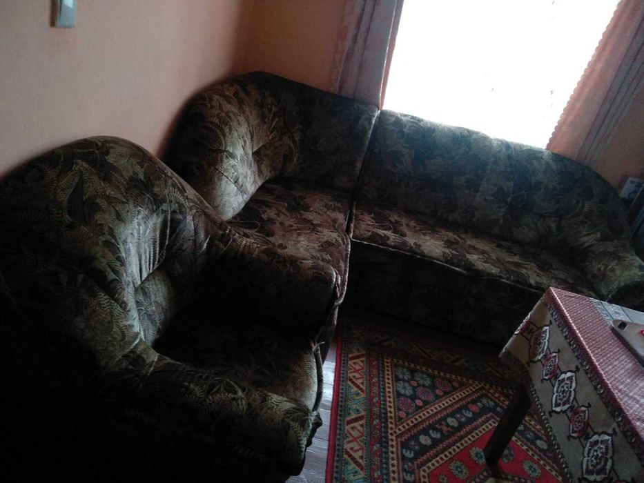 Кутовий диван з кріслом